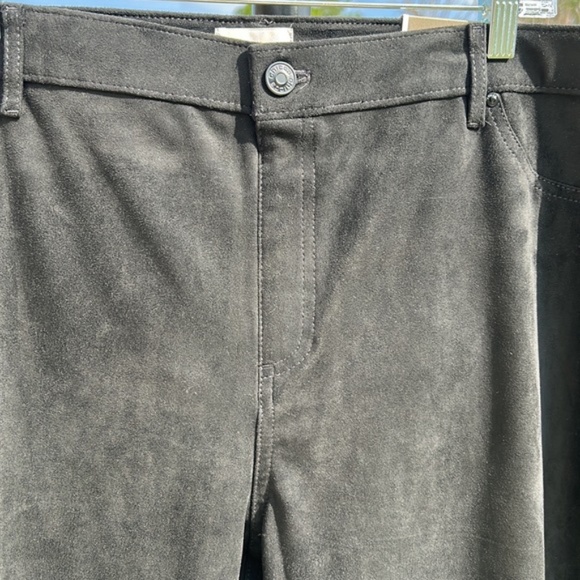 New Chico’s ultimate fit pants w/ pockets - Picture 10 of 16